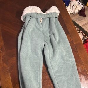 Fleece inside joggers so warm